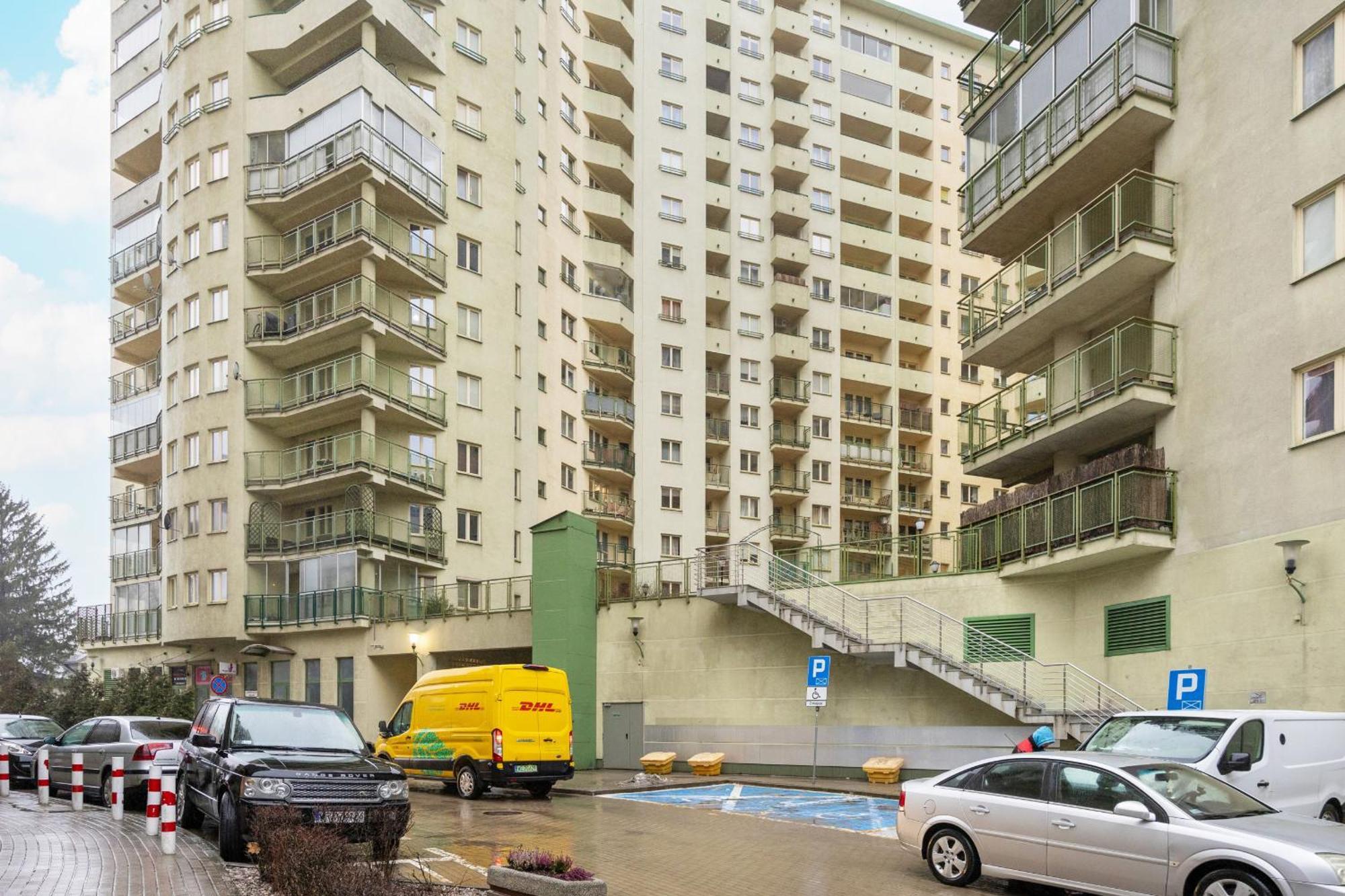 Bukowinska Apartment With Balcony And Parking And Swimming Pool By Noclegi Renters Varsavia Esterno foto